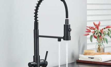 Baterie Bucătărie Neagră cu Duza Retractabilă – Mixer Apă Caldă și Rece, Design Modern