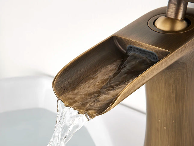 Baterie Lavoar Cascadă din Alamă Antichizată – Mixer Apă Caldă și Rece cu Mâner Unic