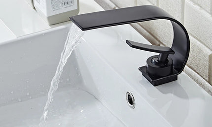Baterie Lavoar Modernă – Mixer Apă Caldă și Rece, Flux Cascadă, Design Negru/Alb