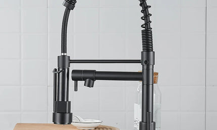 Baterie de bucătărie cu duș extractibil – design arc înalt, monocomandă