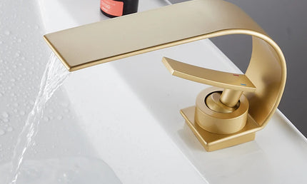 Baterie Lavoar Modernă – Mixer Apă Caldă și Rece, Flux Cascadă, Design Negru/Alb