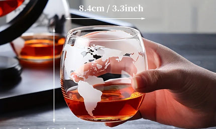 Set Decantor Globe 900ML cu Carafă Fără Plumb, Stand din Lemn și 2 Pahare – Cadou de Lux pentru Whiskey