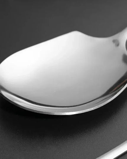 Lingură Mare cu Mâner Lung din Oțel Inoxidabil – Ideală pentru utilizarea zilnică în bucătărie